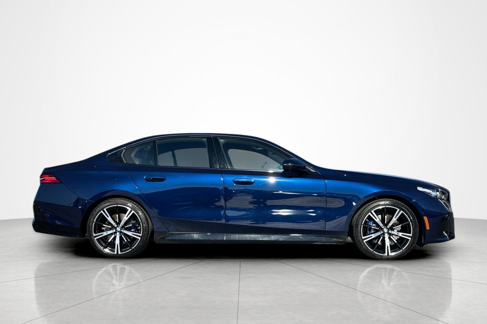 Used 2025 Tanzanite Blue II Metallic BMW 530i xDrive image 6