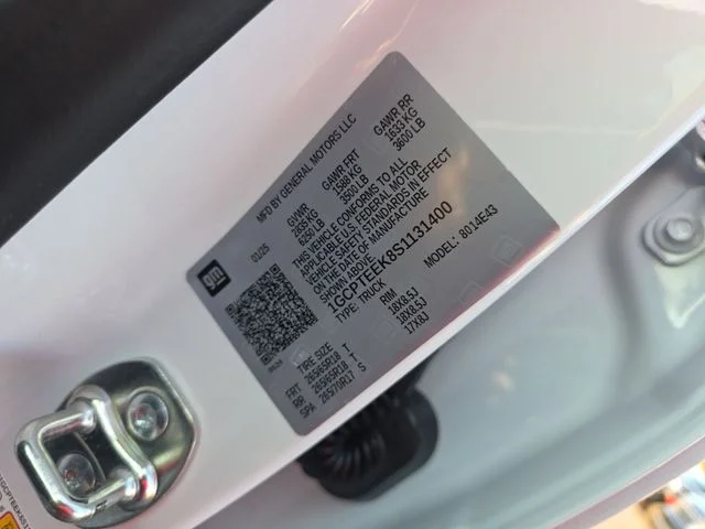 Used 2025 White Chevrolet Trail Boss image 36
