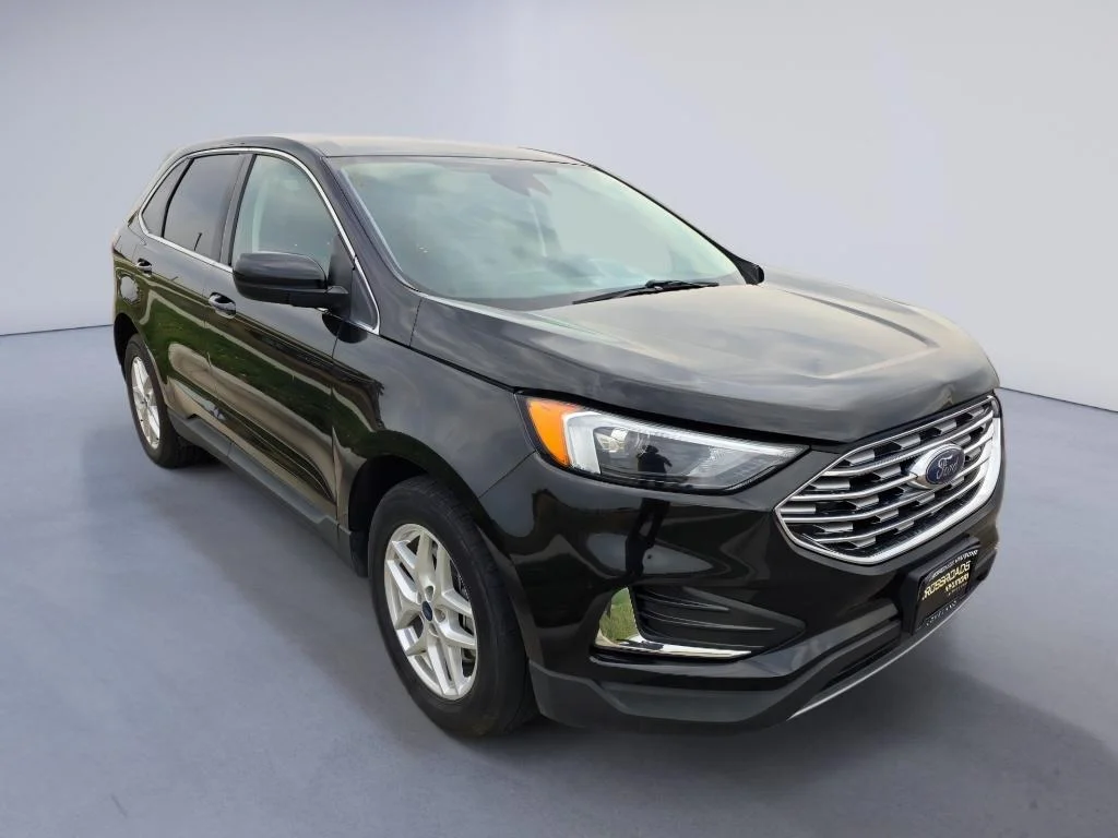 Used 2022 Agate Black Metallic Ford SEL image 7