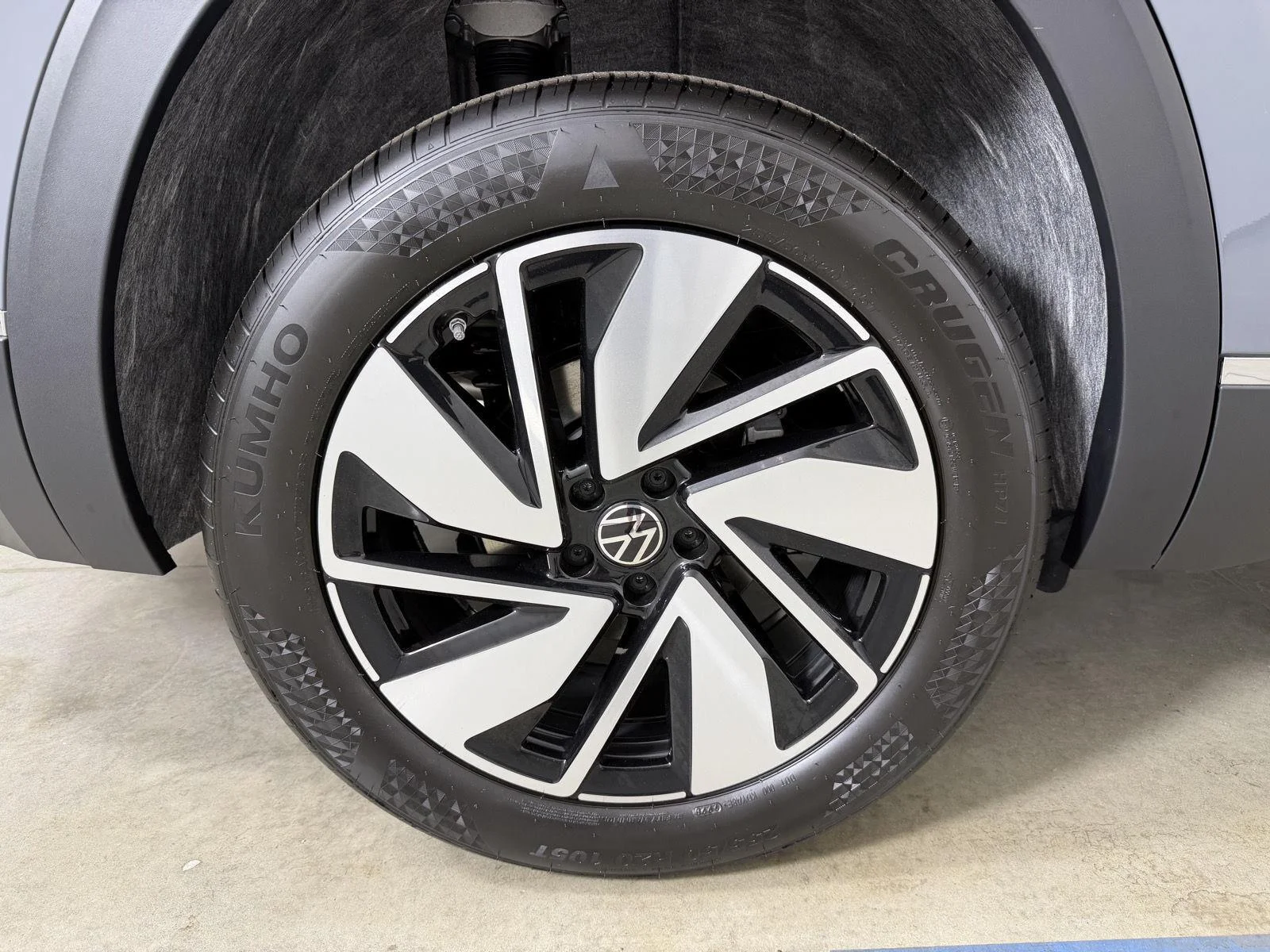 New 2026 Pure Gray Volkswagen 2.0T SEL image 18