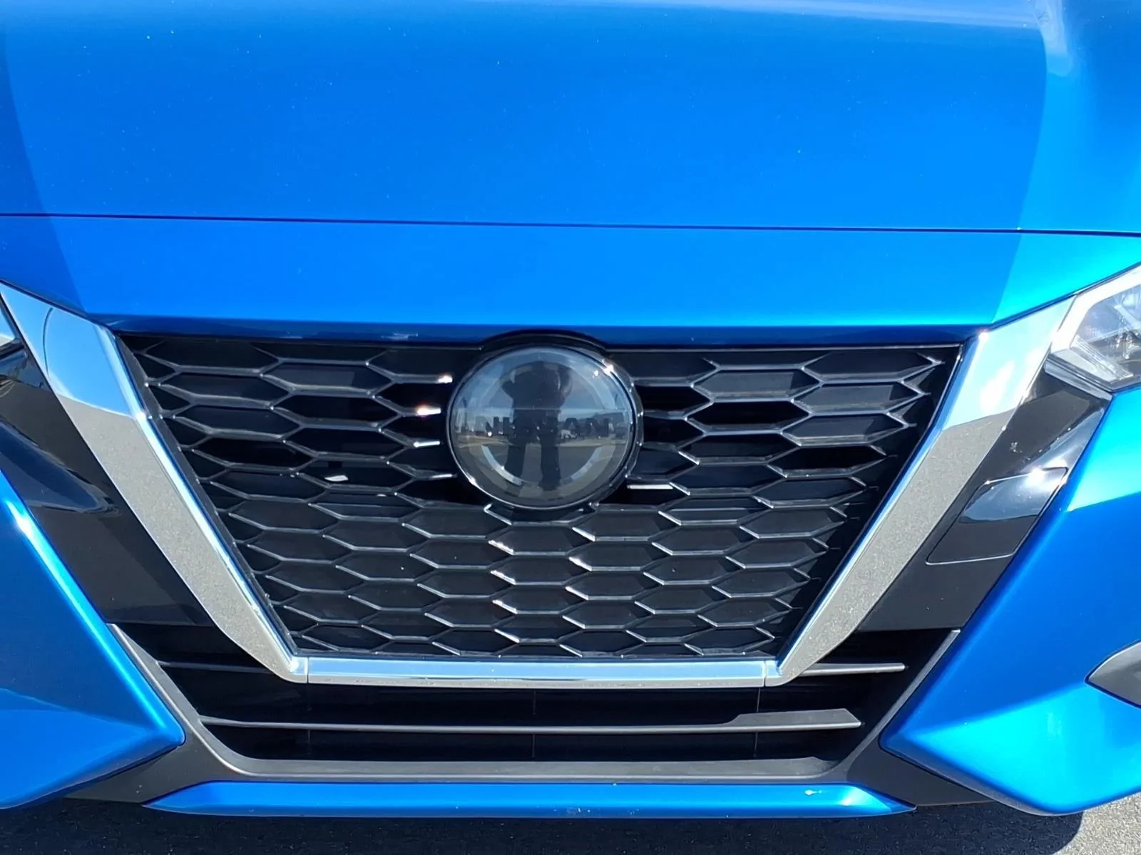 Used 2022 Electric Blue Metallic Nissan SV image 15