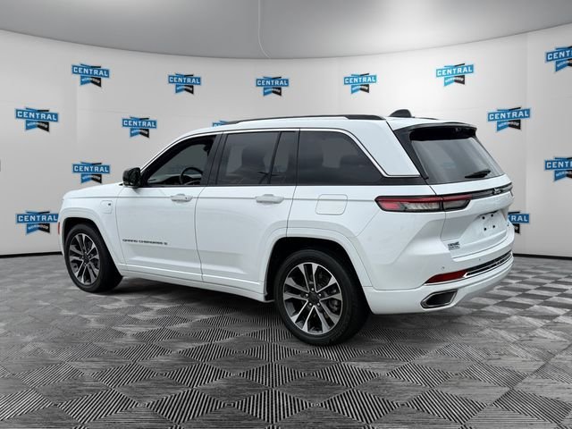 Used 2022 White Jeep Overland 4xe image 4