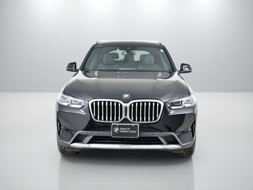 Used 2022 Black BMW xDrive30i image 3