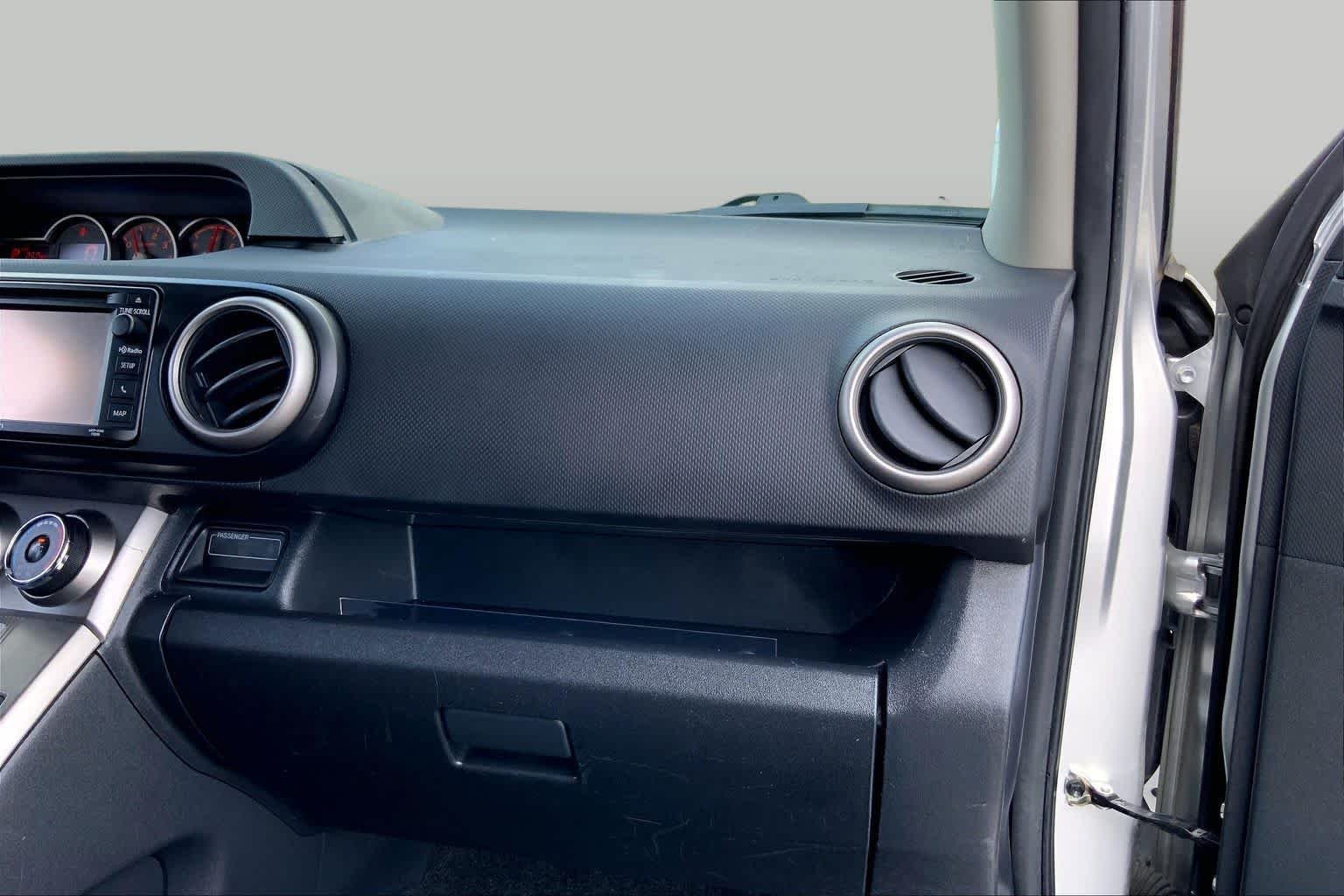 Used 2014 Classic Silver Metallic Scion  image 18