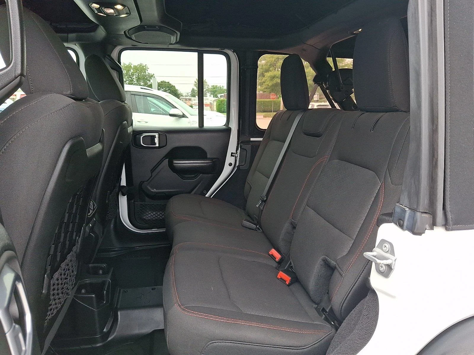 Used 2021 Bright White Clearcoat Jeep Unlimited Rubicon image 10