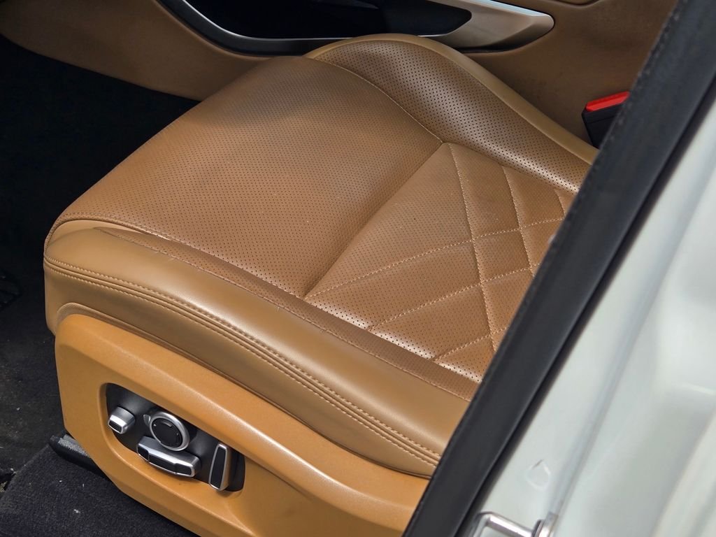 2021 Jaguar F-Pace S - Photo 31
