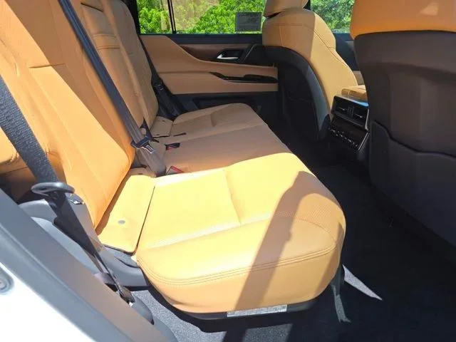 New 2026 Eminent White Pearl Lexus LUXURY image 20