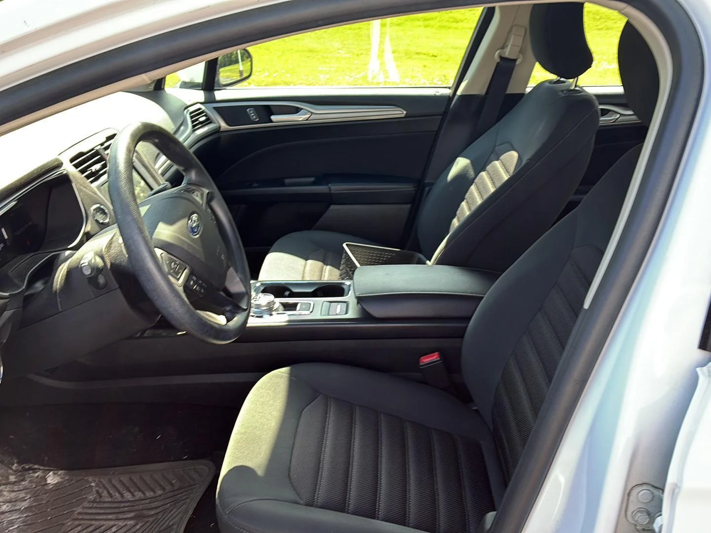 Used 2019 Oxford White Ford  image 7