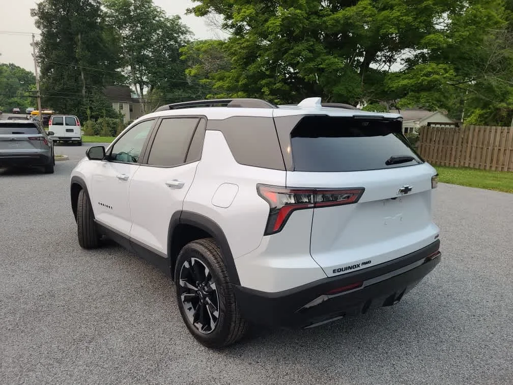 New 2027 Polar White Tricoat Chevrolet RS image 2