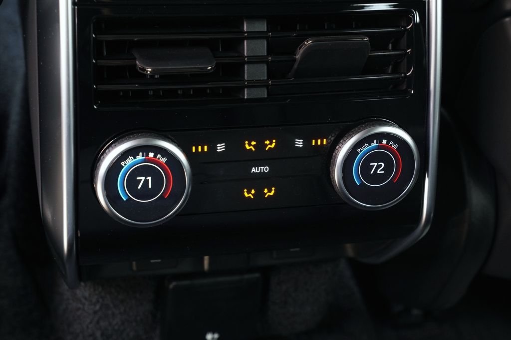 New 2026 Santorini Black Land Rover SE image 38