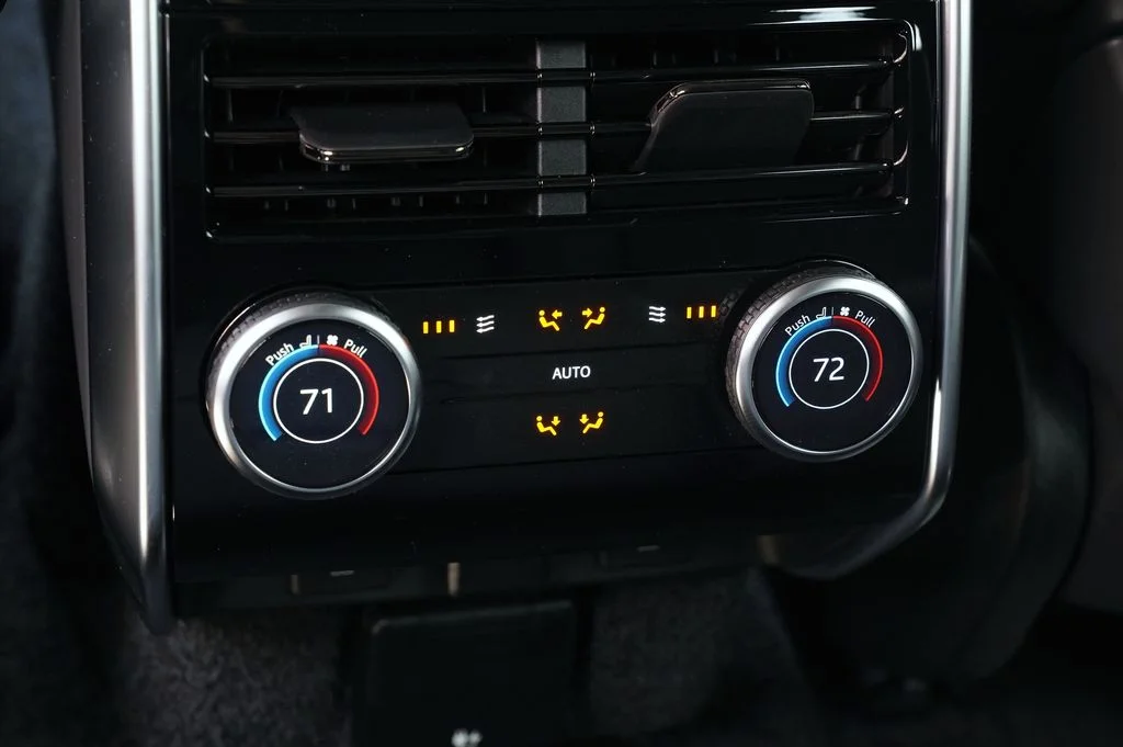 New 2026 Santorini Black Land Rover SE image 38