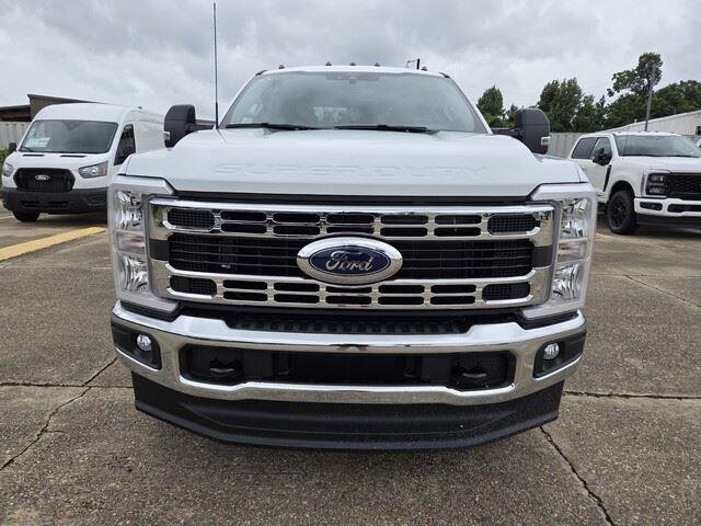 New 2026 Oxford White Ford F-350® XLT image 8