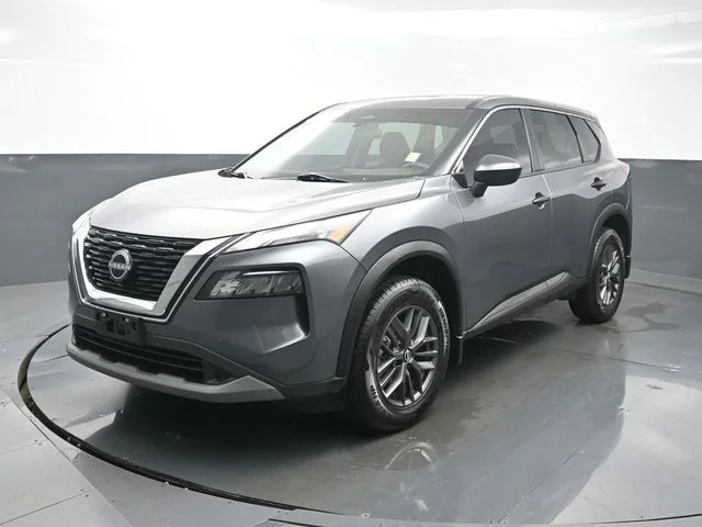 Used 2022 Gray Nissan S image 3