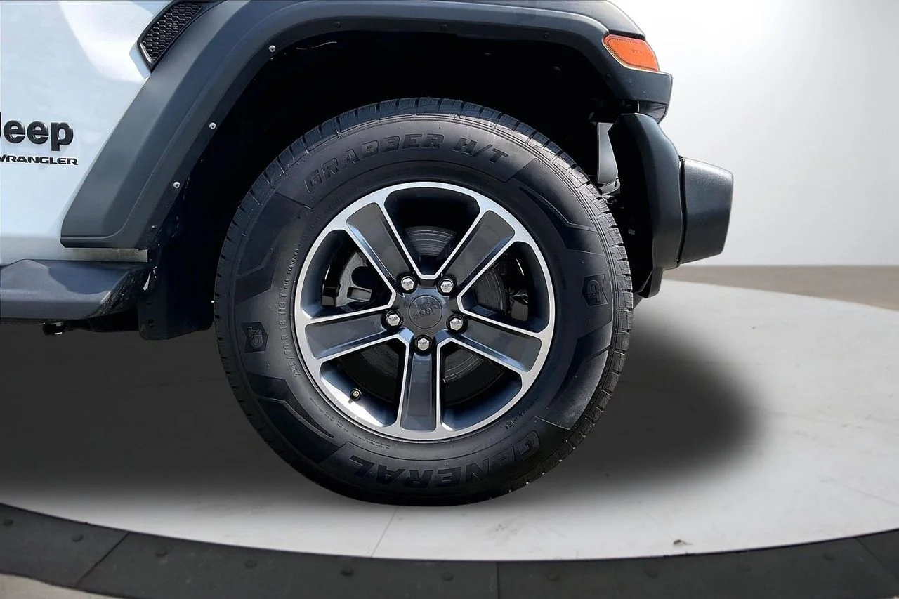 Used 2023 White Jeep Sport image 33