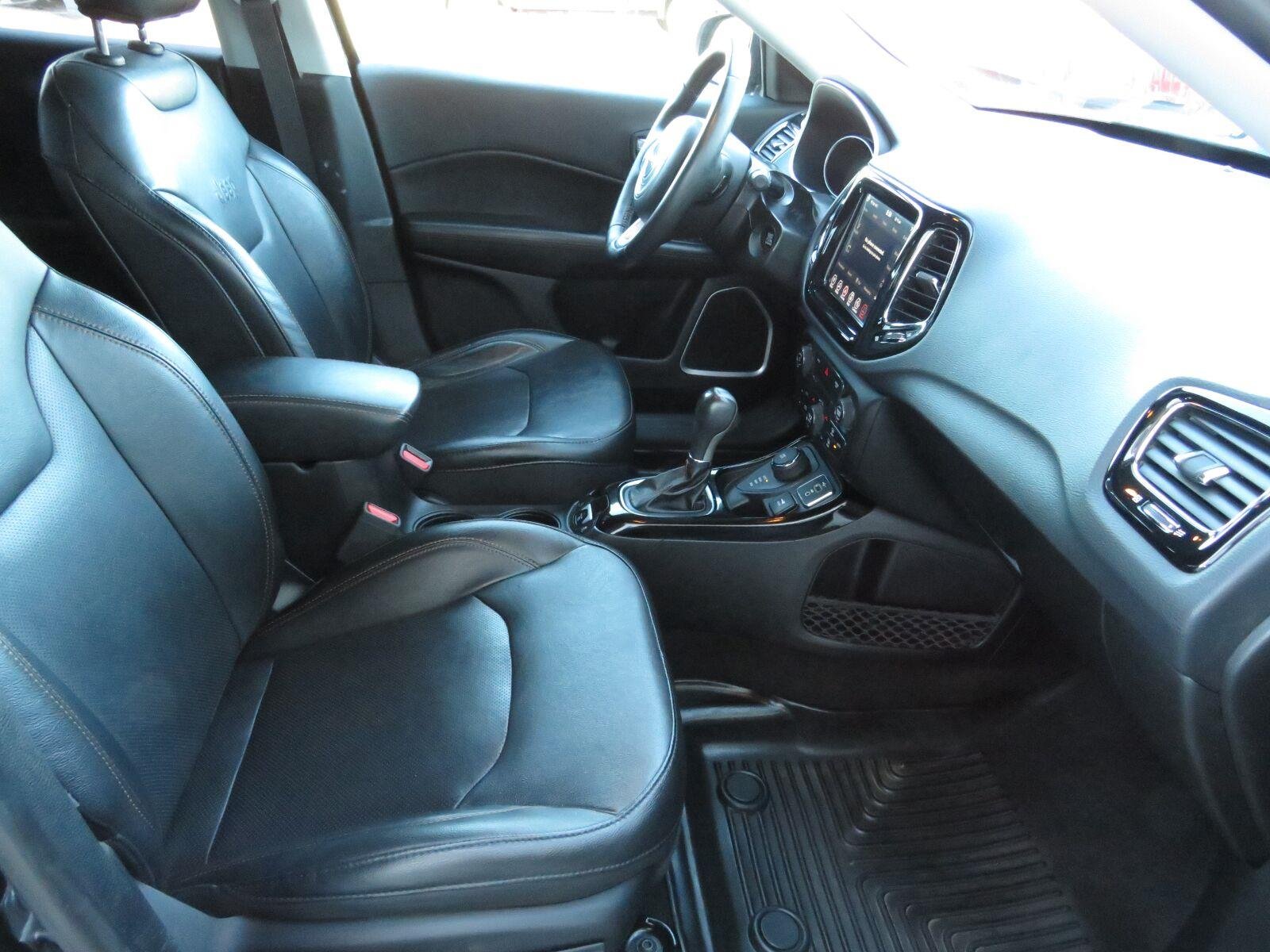 Used 2019 Diamond Black Crystal Pearlcoat Jeep Limited image 26
