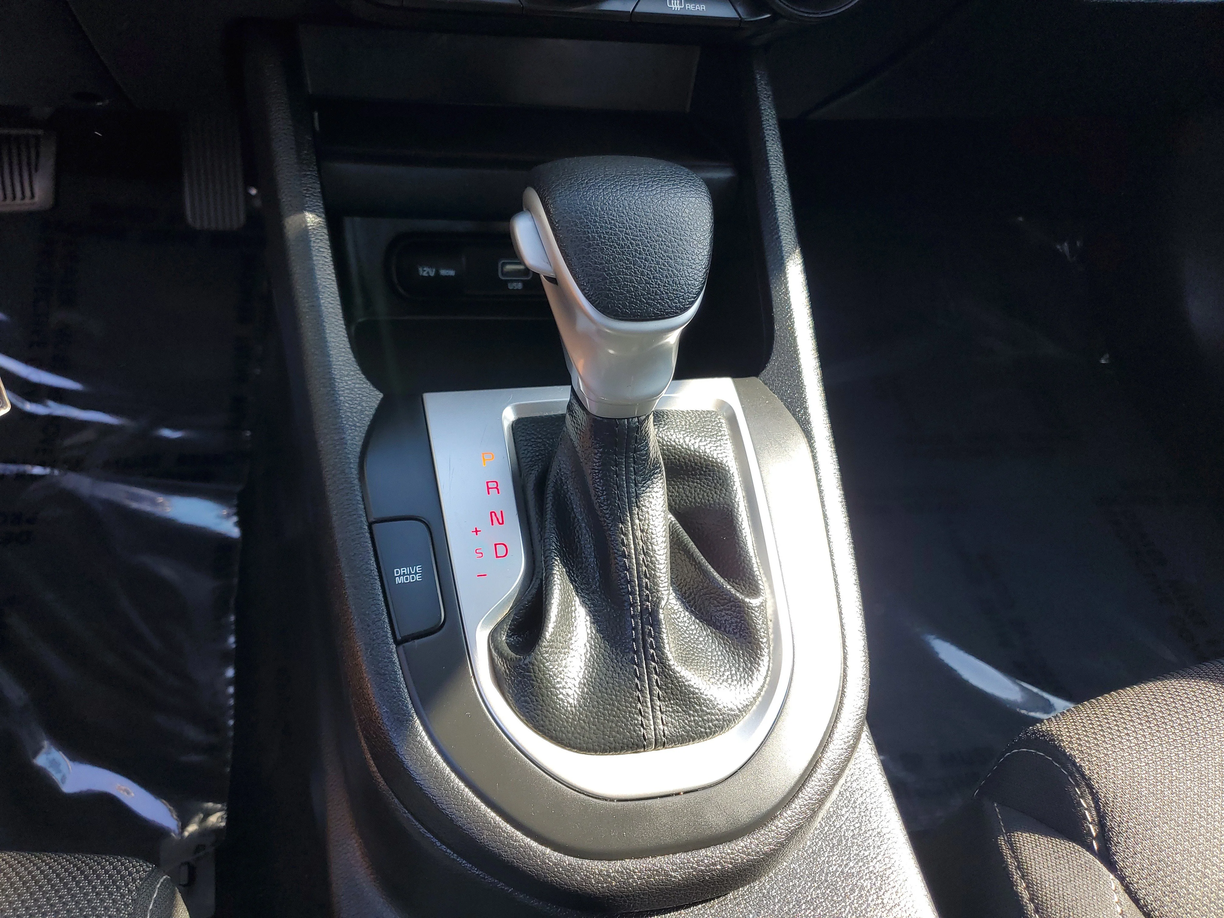 Certified Used 2024 White Kia LXS image 20