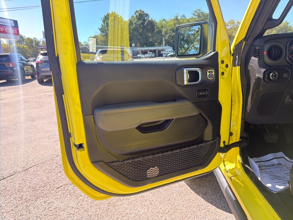 Used 2024 Yellow Jeep Mojave image 13