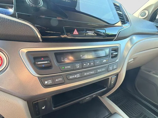 Used 2019 Red Honda EX-L image 26