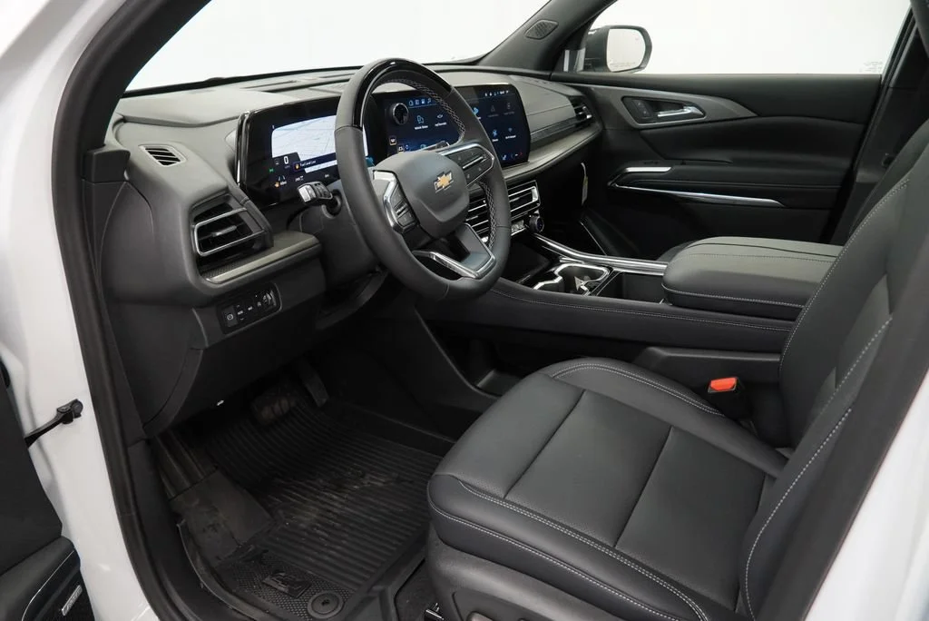 New 2027 Summit White Chevrolet LT image 11
