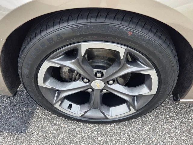 Used 2023 Gray Chevrolet LT image 16