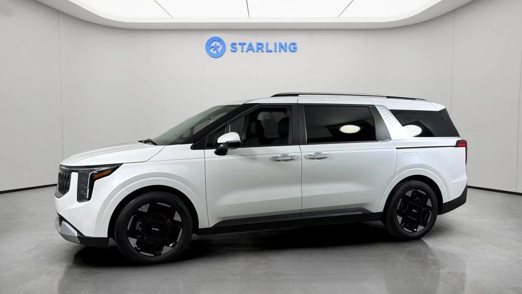 Used 2025 White Kia EX image 2