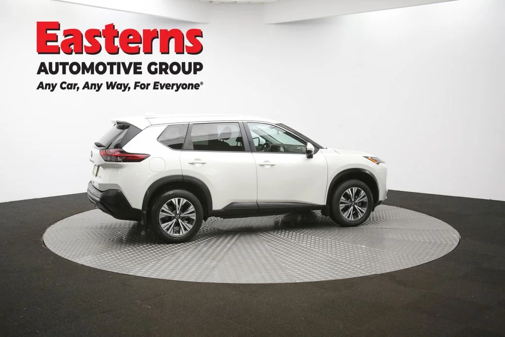 Used 2022 White Nissan SV image 41