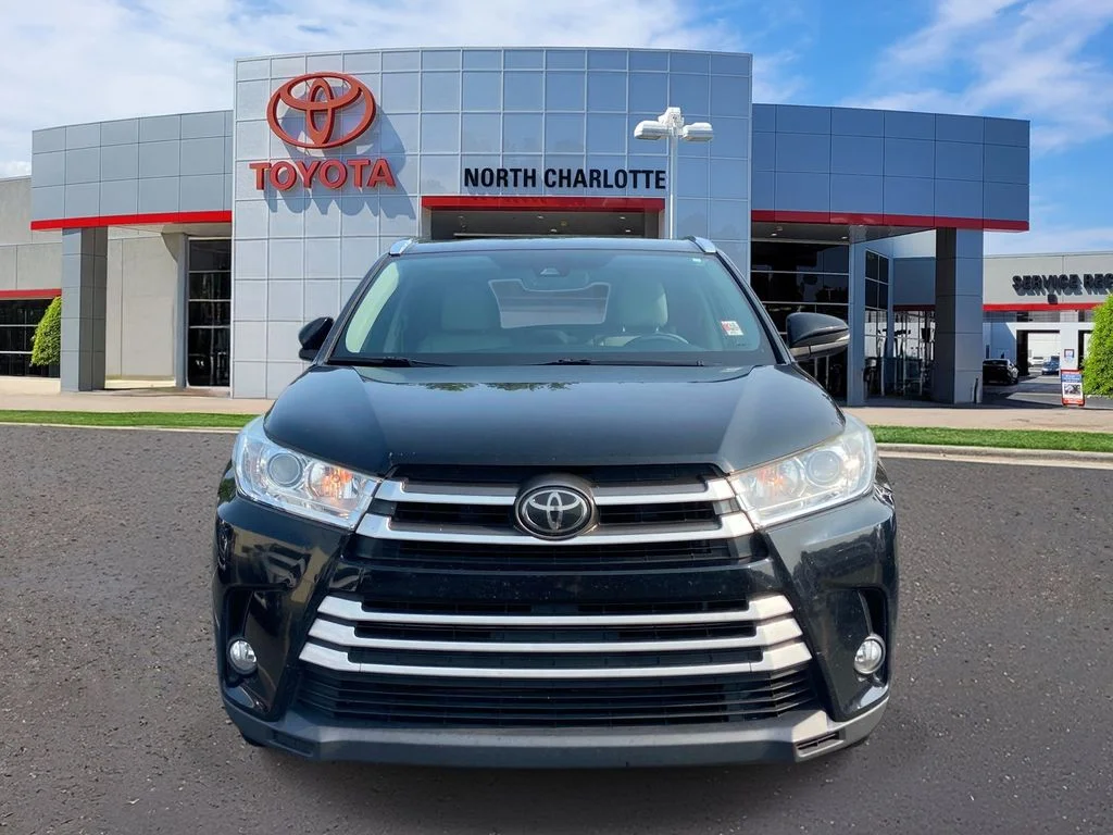 Used 2018 Black Toyota XLE image 2