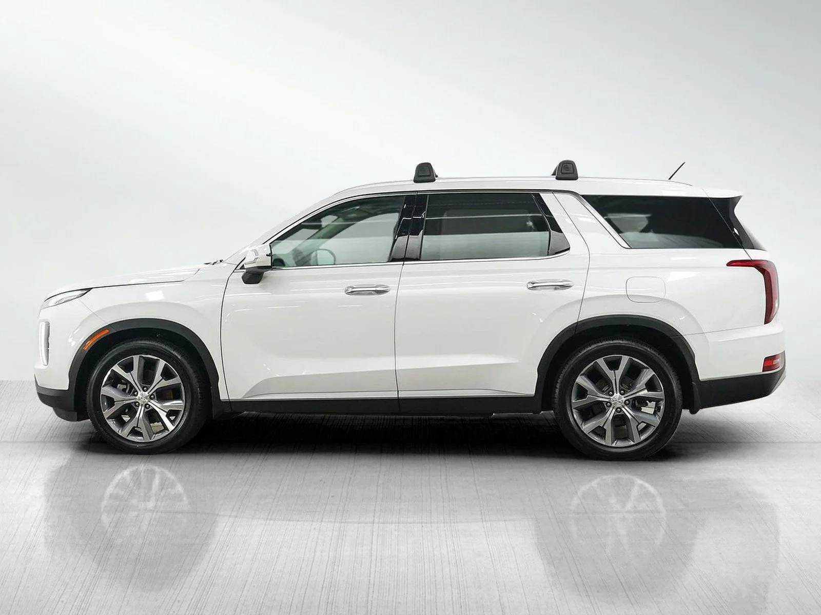 Used 2021 Hyundai Palisade SEL with VIN KM8R3DHE1MU246734 for sale in Minneapolis, Minnesota