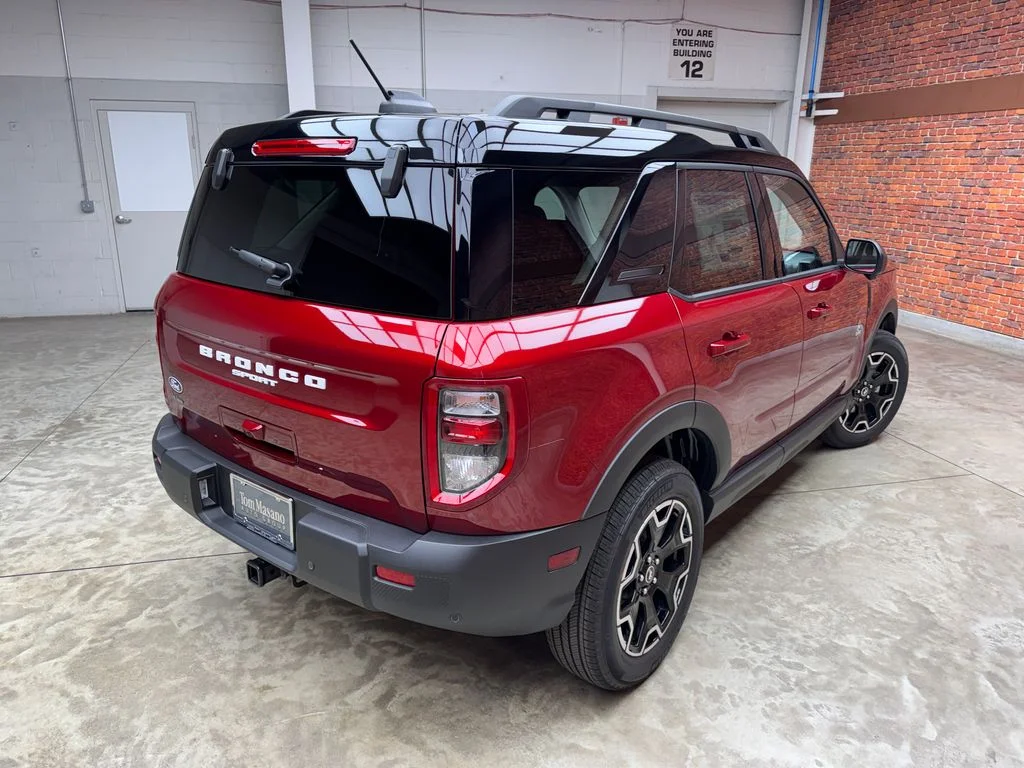 New 2026 Ruby Red Metallic Tinted Clearcoat Ford Outer Banks® image 5