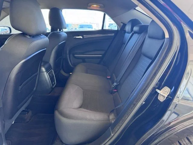 2018 Chrysler 300 Touring - Photo 11