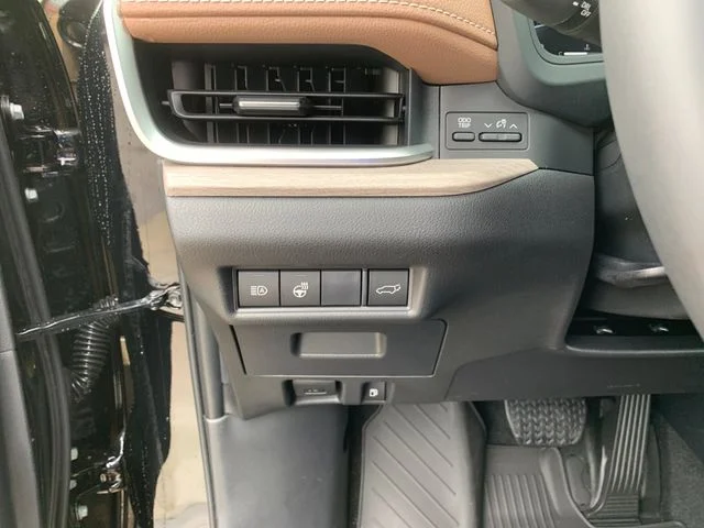 New 2026 Midnight Black Metallic Toyota Platinum image 33