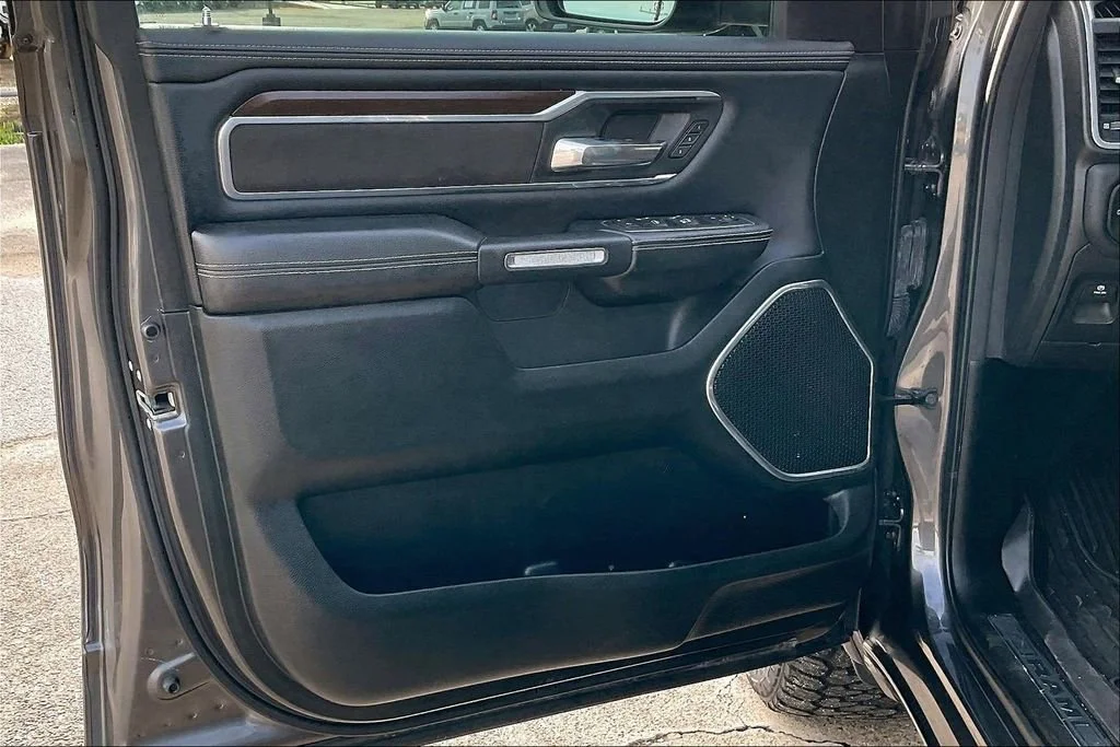 Used 2022  Ram Laramie image 16
