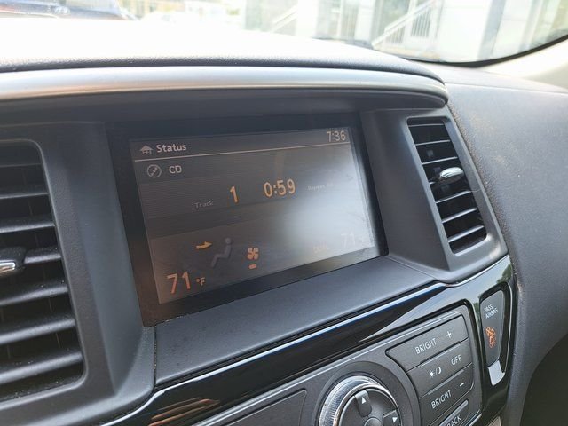 Used 2016 Black Nissan SV image 13
