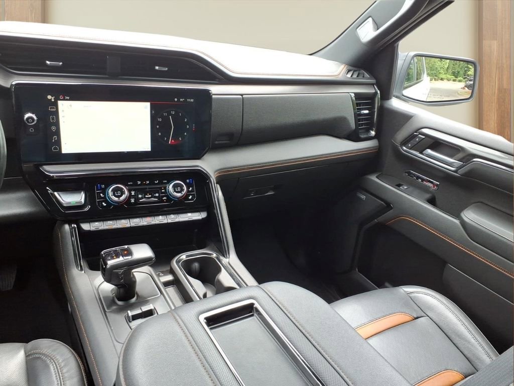 Used 2022 Summit White GMC AT4 image 23