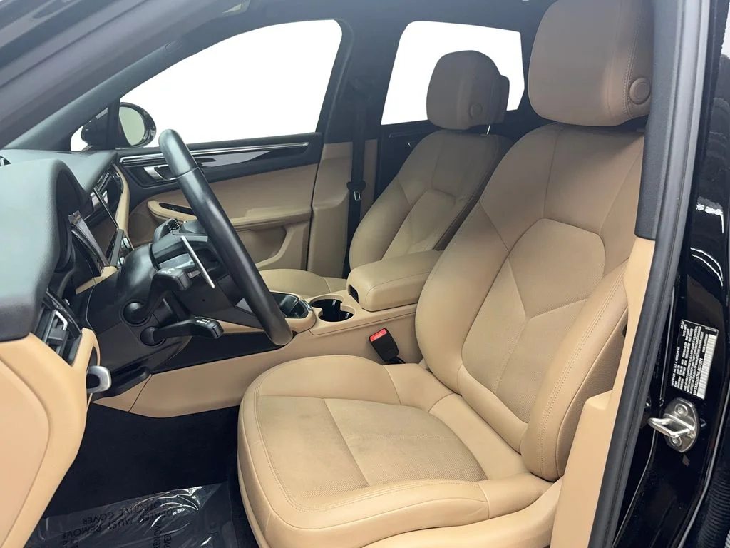 Used 2022 Black Porsche Base image 18