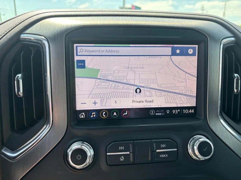 Used 2022 White Frost Tricoat GMC Denali image 20