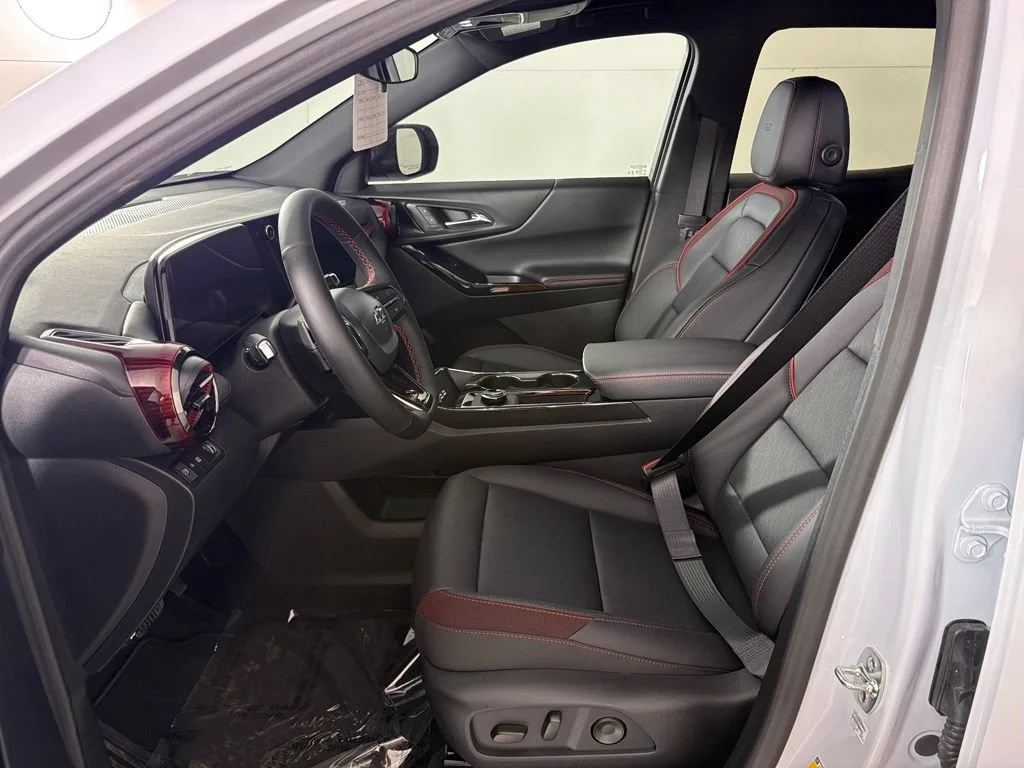 New 2027 Polar White Tricoat Chevrolet RS image 29