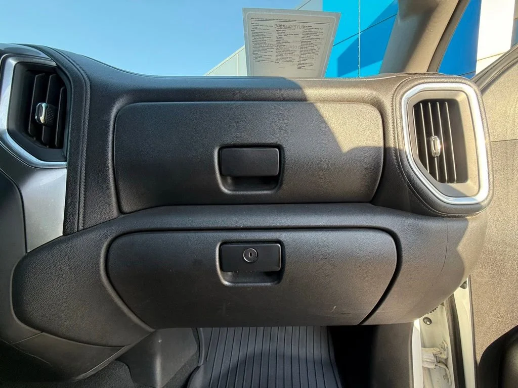 Used 2019 SUMMIT WHITE Chevrolet RST image 12