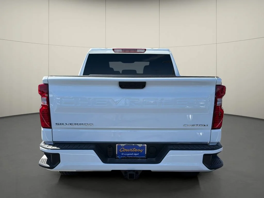New 2026 Summit White Chevrolet Custom image 6