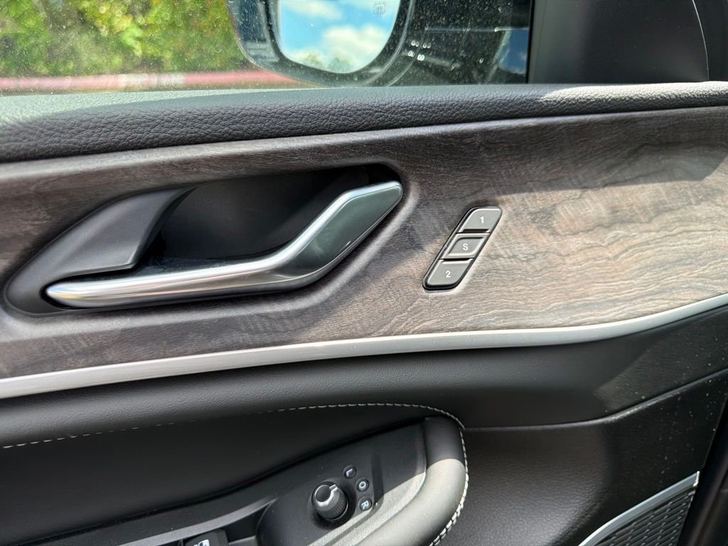 New 2026 Baltic Gray Metallic Clear-Coat Exterior Paint Jeep Limited Reserve image 12