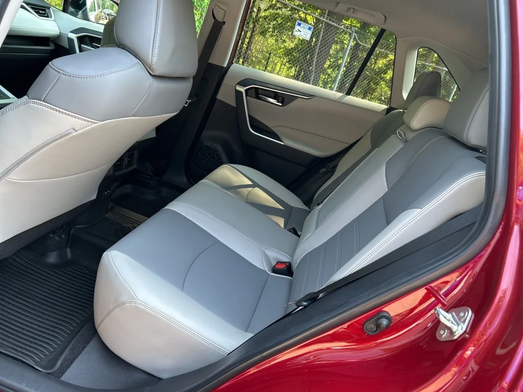 Used 2022 Red Toyota XLE Premium image 27