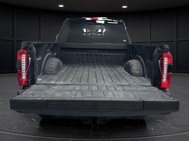 Used 2025 Agate Black Metallic Ford Lariat image 25