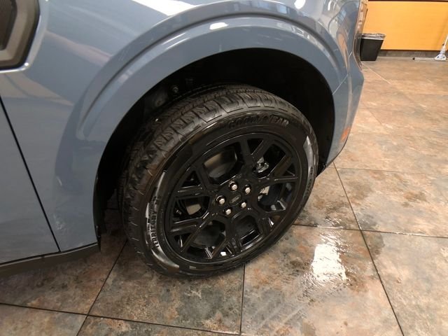 New 2025 Azure Gray Metallic Tri-Coat Ford XLT image 9
