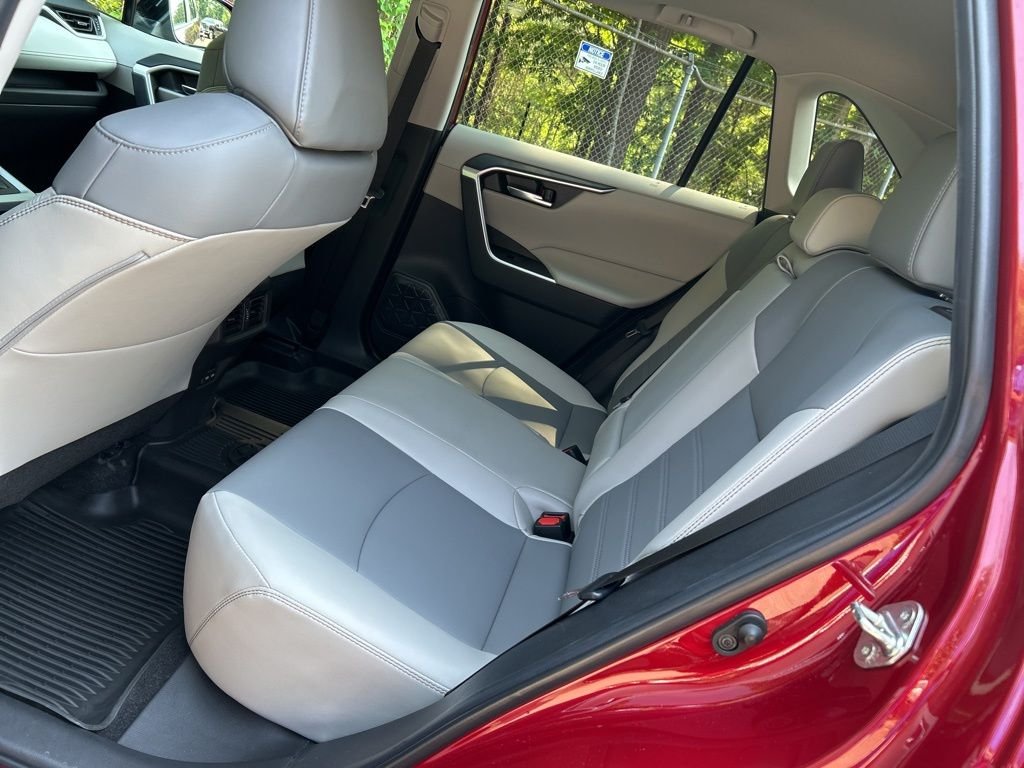Used 2022 Red Toyota XLE Premium image 27