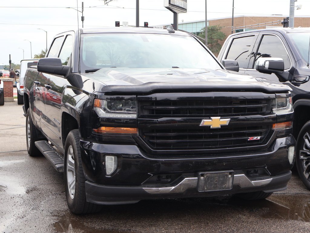 Used 2018 Chevrolet Silverado 1500 LT Z71 with VIN 3GCUKRECXJG638742 for sale in Kansas City
