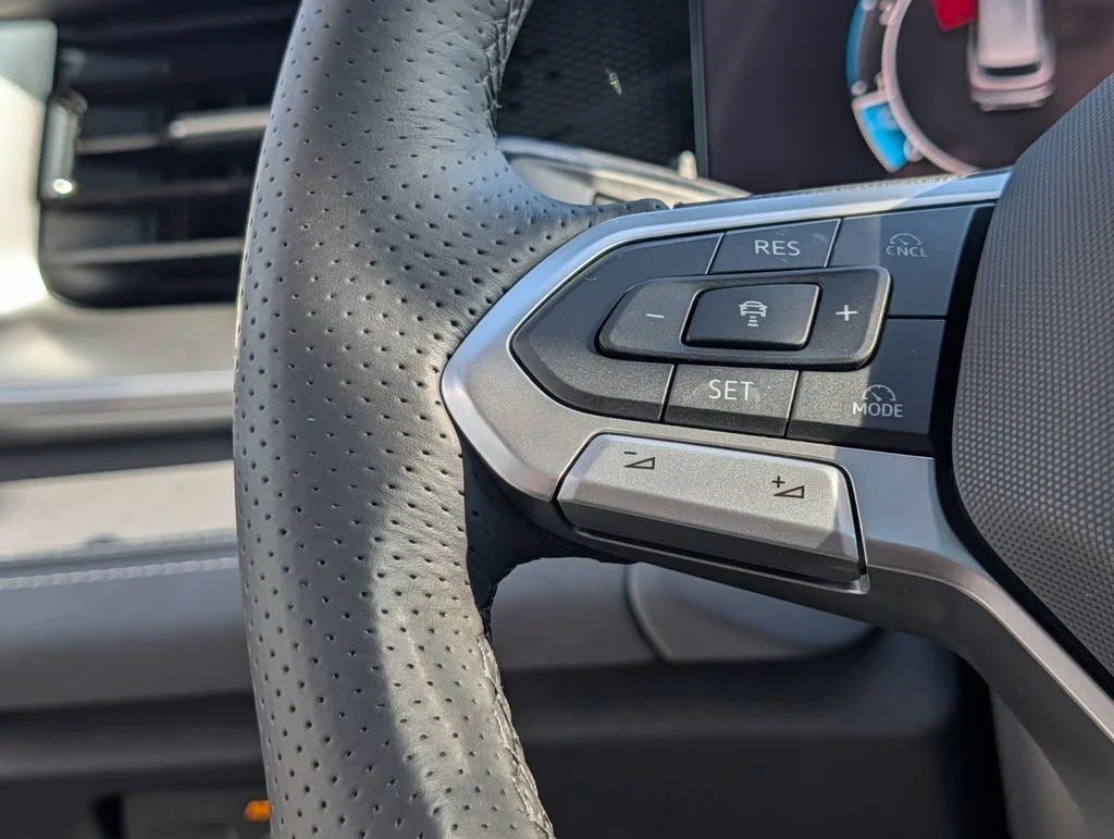 New 2026 Silver Volkswagen 2.0T SE R-Line Black image 21