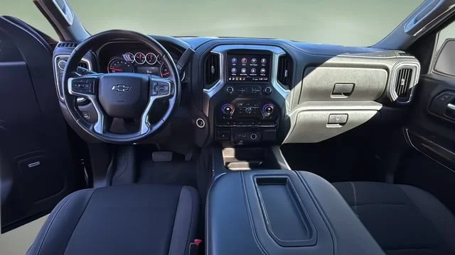 Used 2020 BLACK Chevrolet RST image 16
