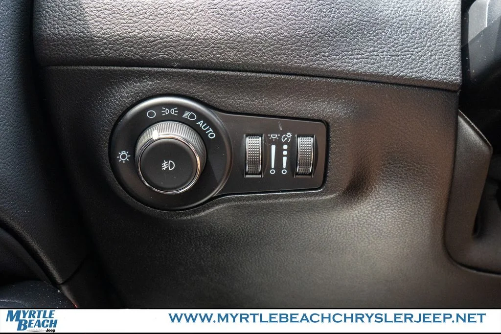 Certified Used 2021 Billet Silver Metallic Jeep Trailhawk image 34