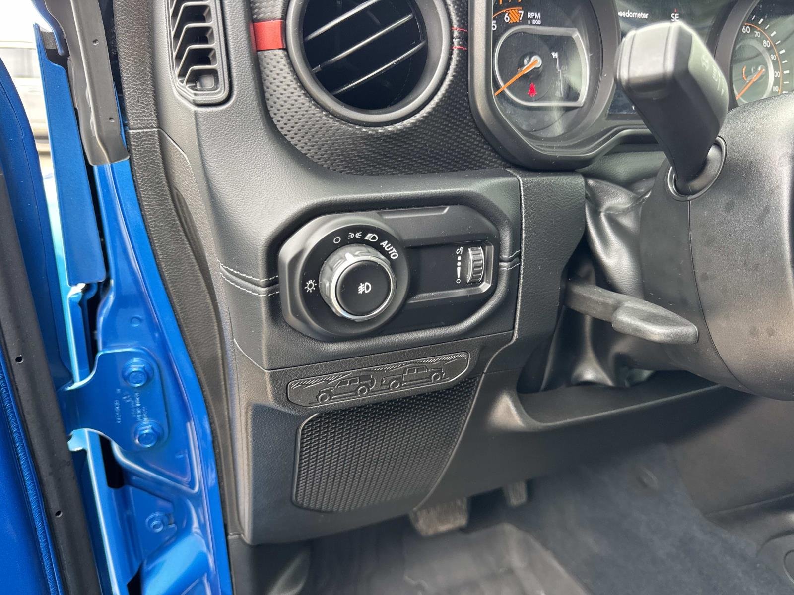 Used 2024 Hydro Blue Pearlcoat Jeep Rubicon X image 20