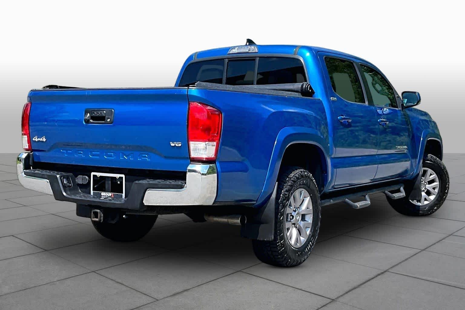 Used 2016 Blazing Blue Pearl Toyota SR5 image 13